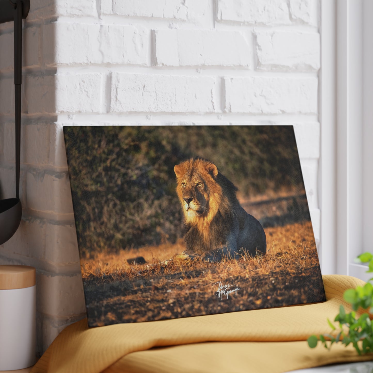 Enjoy Nature Glass Charcuterie Cutting Board with Lion King of the Jungle Design